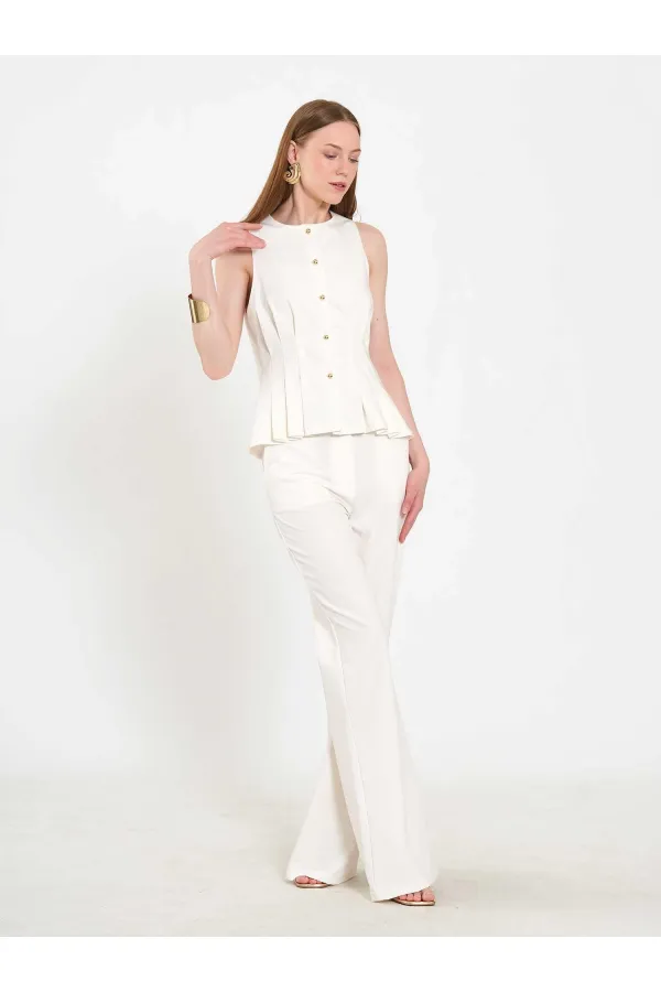 031673 Stella Straight Leg Trousers with Belt Buckle