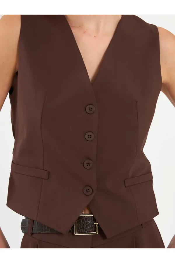 120738 Back Buckle Vest