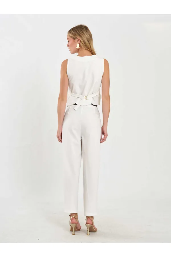 120738 Sırtı Tokalı Yelek