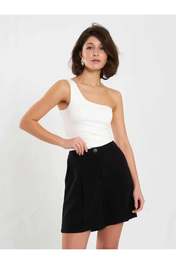010875 Single Pleated Shorts