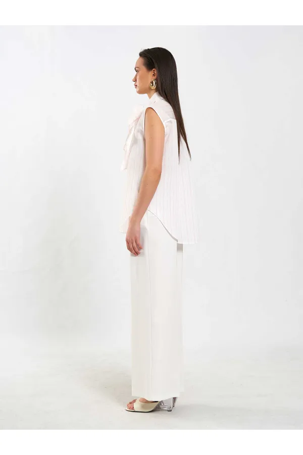 080804 Sleeveless Shirt with Flared Pattern