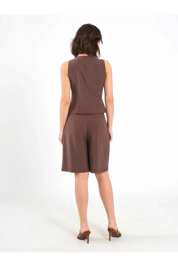 120745 Beş Düğmeli Orta Boy Yelek