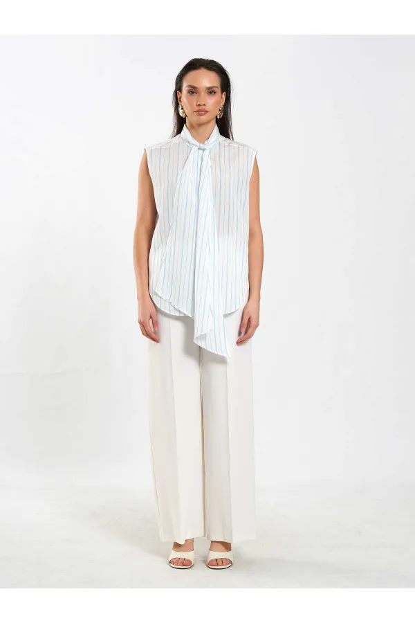 080804 Sleeveless Shirt with Flared Pattern