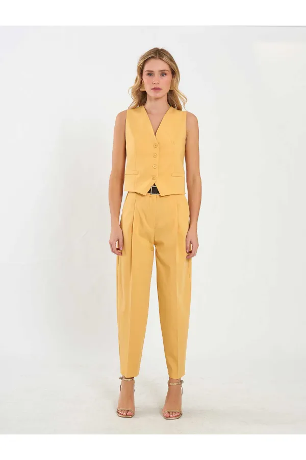 120738 Back Buckle Vest