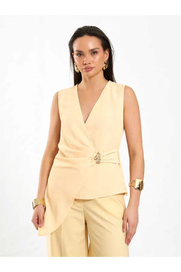 071892 Tokalı V Yaka Asimetrik Bluz