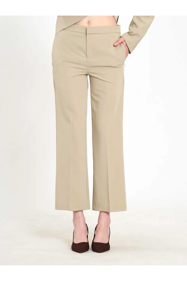 031674 Short Leg Stella Trousers