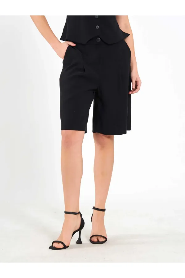 010876 Single Pleated Bermuda Shorts