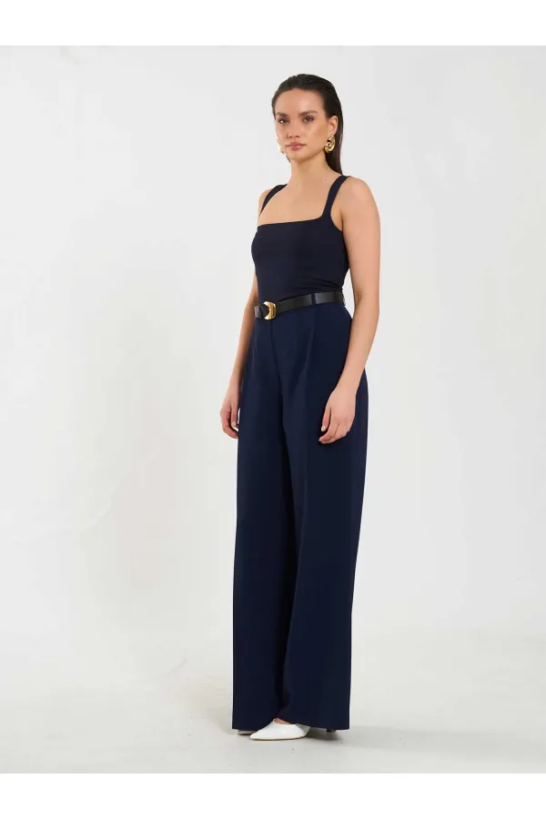 031655 Single Pleated Straight Leg Trousers