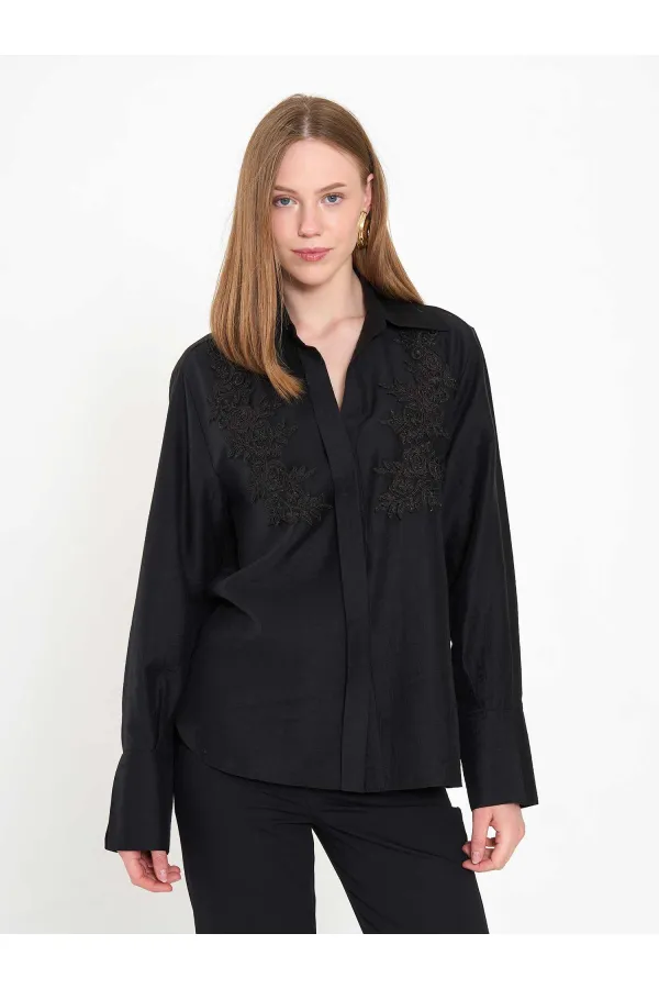 080820 Tencel Shirt with Lace Details