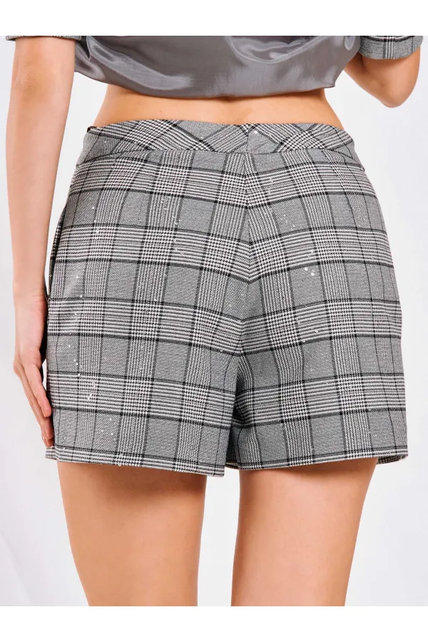 010805 Mini Ekoseli Şort