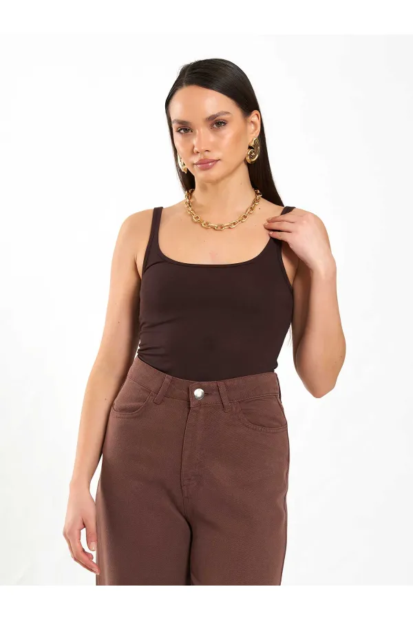 060332 U-Neck Slim Collar Tank Top