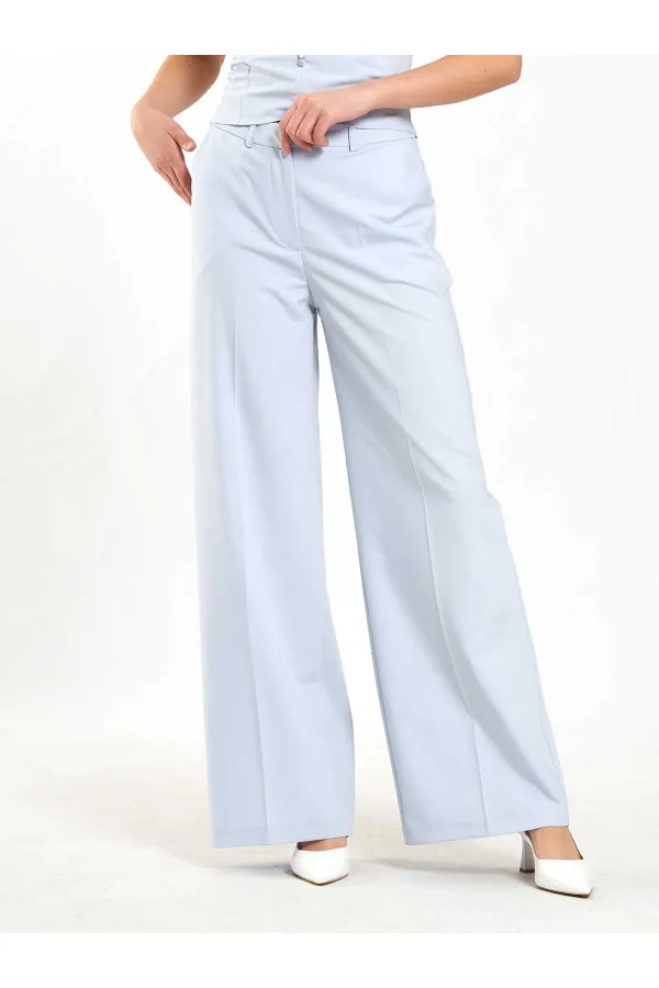 031627 Straight Leg Trousers