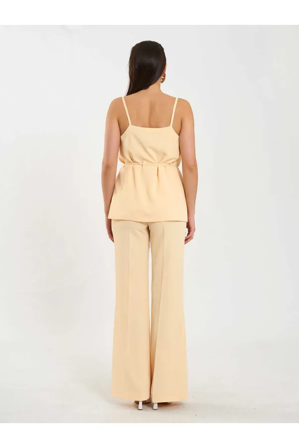 Gilet à col en V et ceinture à nouer à la taille 120743