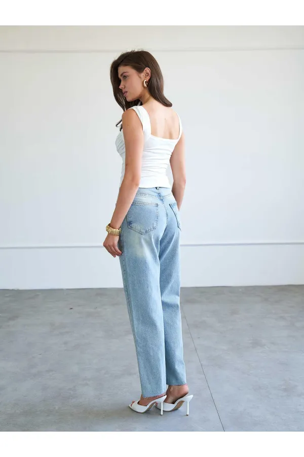 031666 Düz Paça Orta Bel Jeans