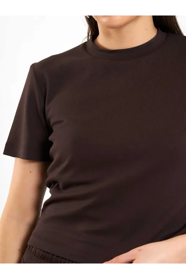 050734 Crew Neck Crop T-Shirt