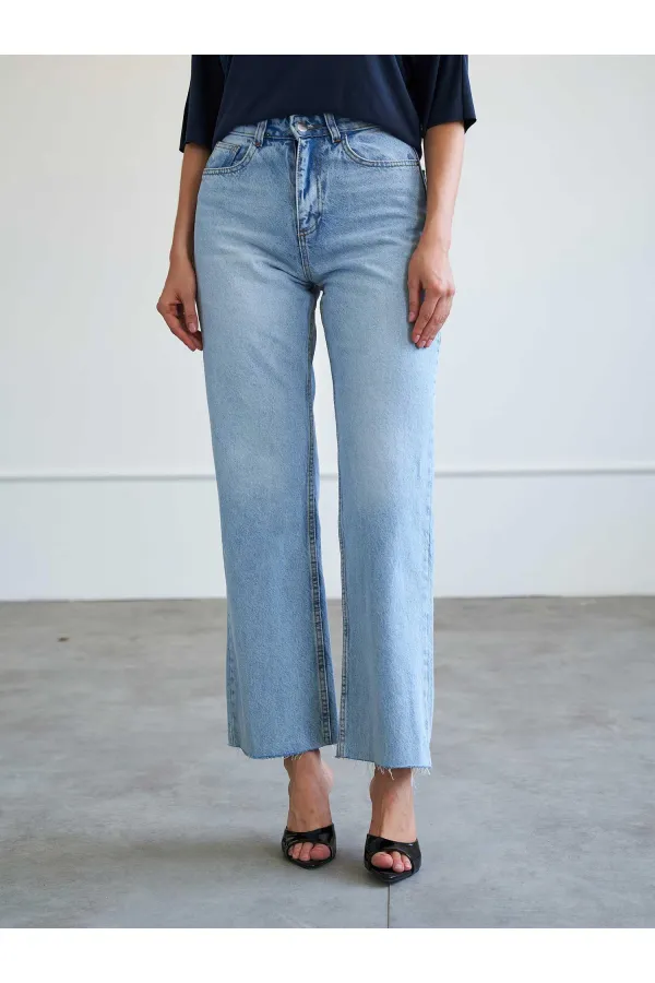 031666 Düz Paça Orta Bel Jeans