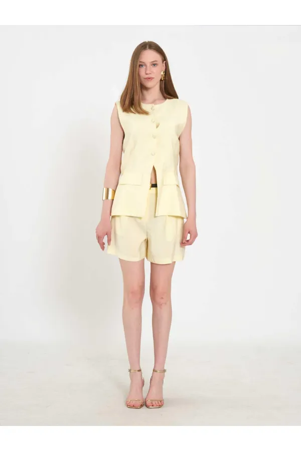 120732 Vest with Ruffled Hem