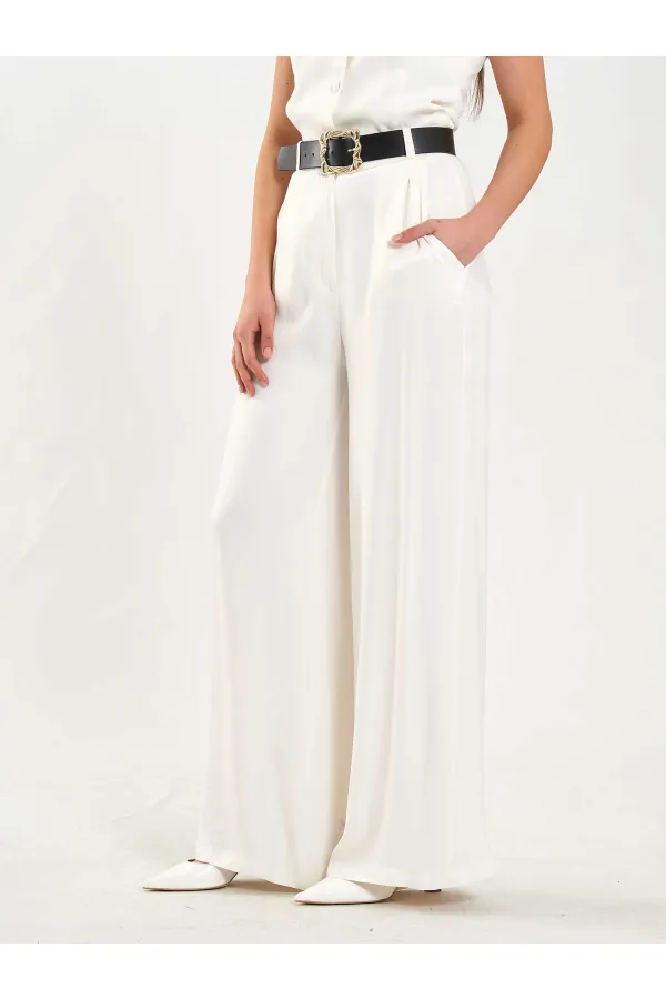 Pantalon à pli unique avec détail de ceinture 031624