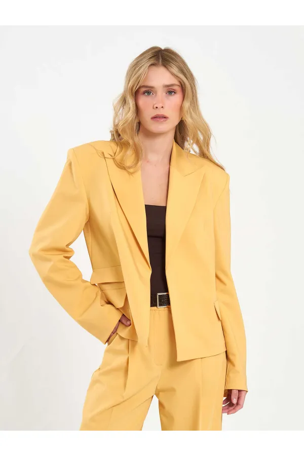 131044 Wide Shoulder Oversize Jacket