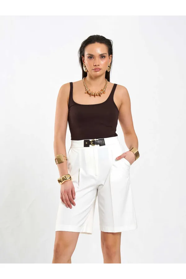 010871 Kemer Detaylı Bermuda Şort