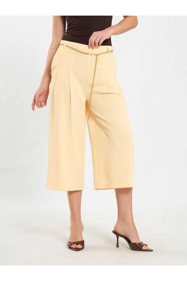 010872 Chain Belt Bermuda Shorts