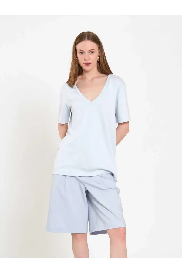 050736 V-Neck Knitted T-Shirt