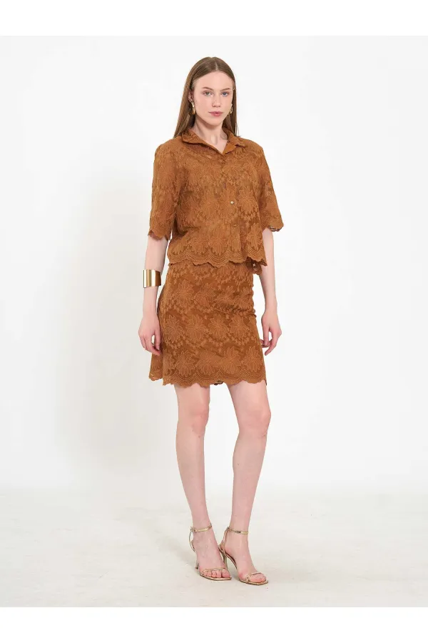 080818 Square Cut Lace-Look Shirt