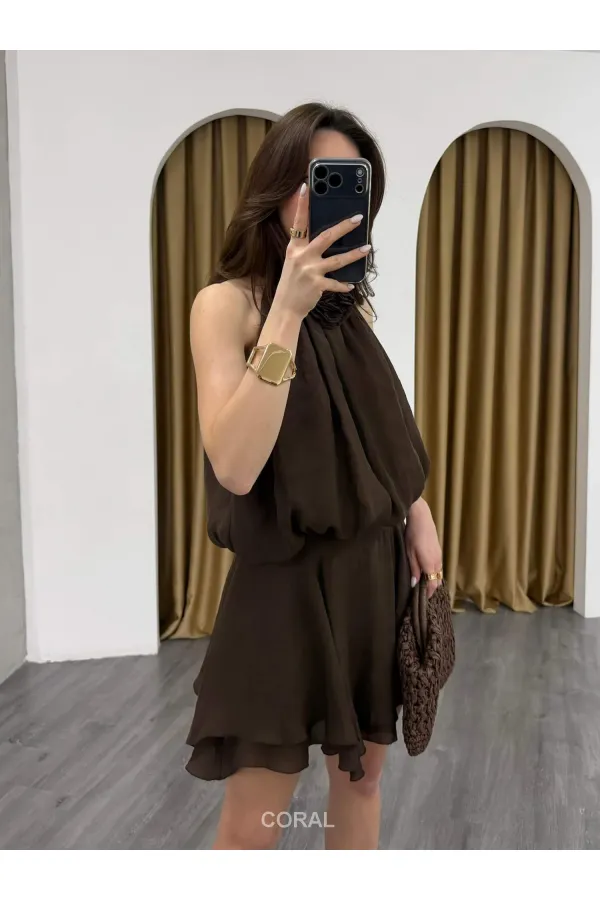 071927 Sleeveless Blouse with Rose Buckle Neckline