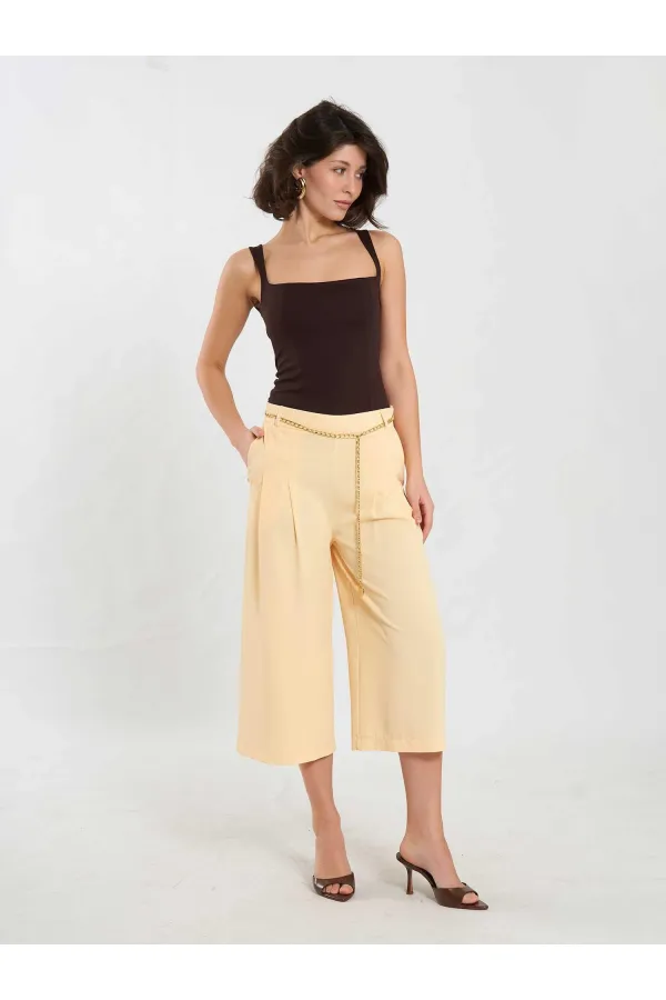 010872 Chain Belt Bermuda Shorts