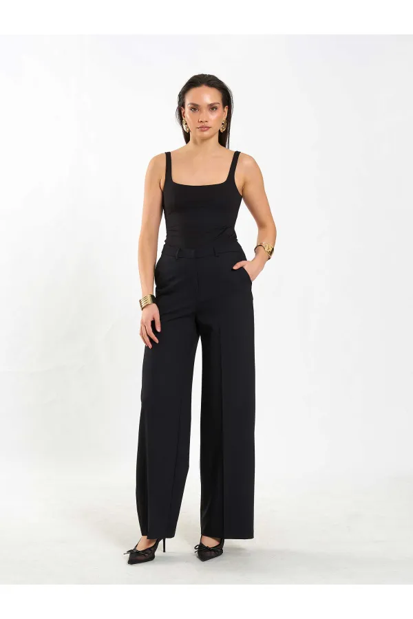 031627 Straight Leg Trousers