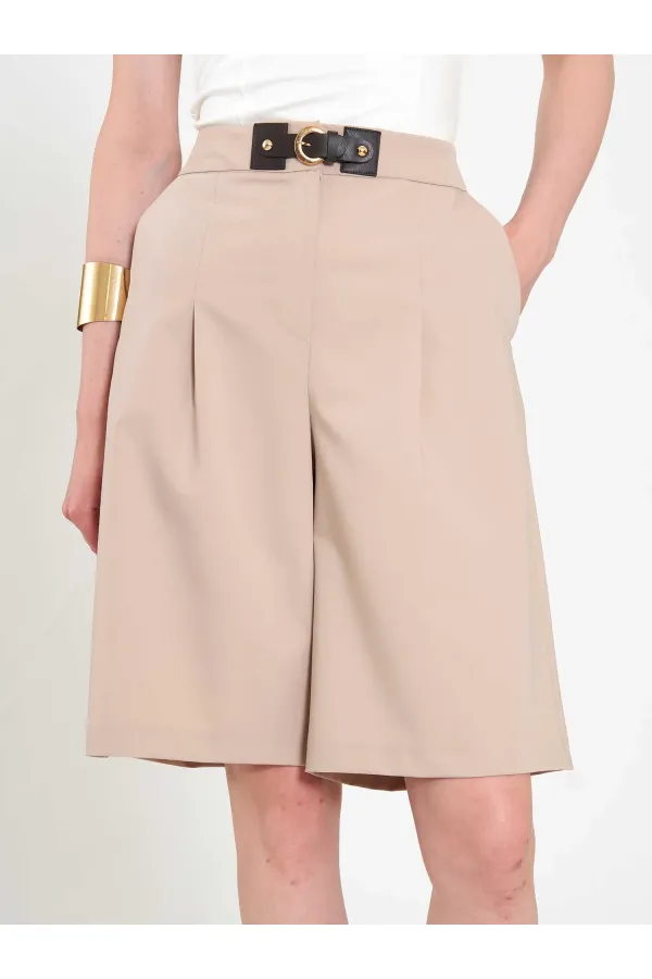 010880 Stella Bermuda Shorts with Buckle