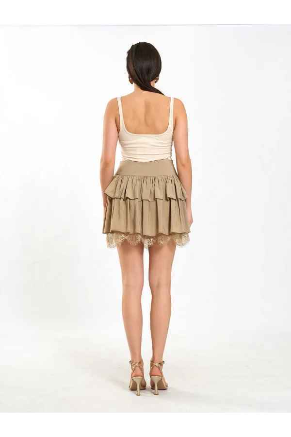 Jupe évasée à détails en dentelle 041180