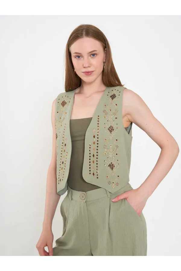 220524 Embroidered Vest Set