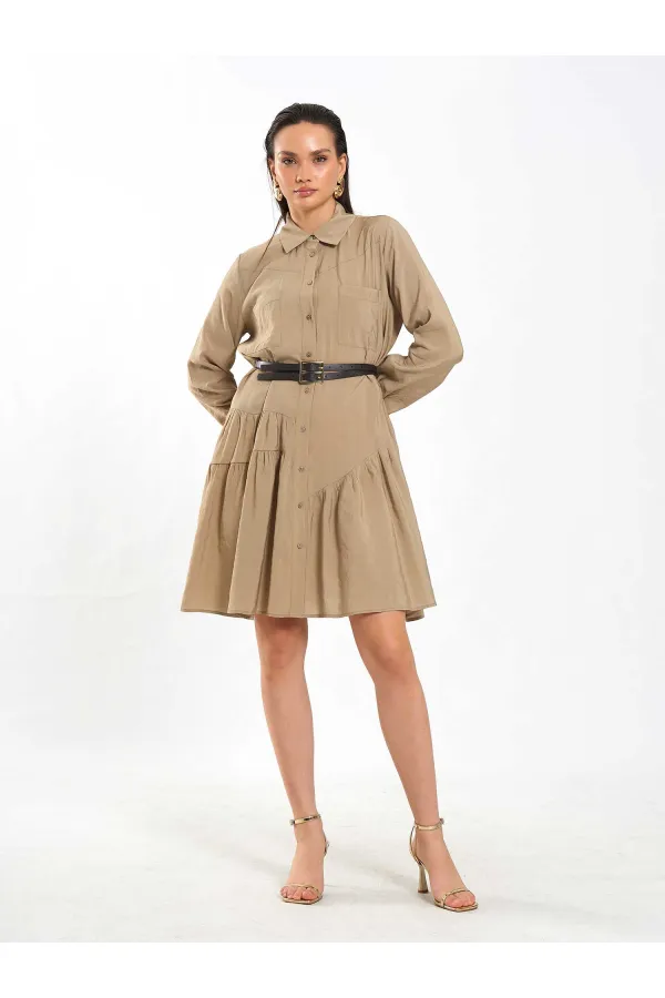 Robe asymétrique à volants et ceinture 111703