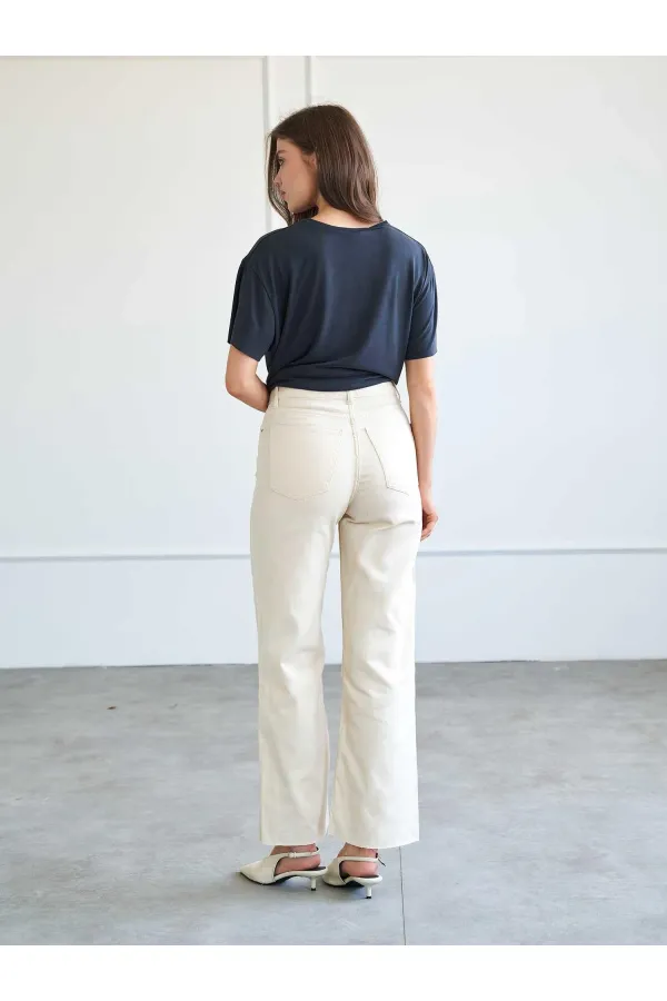 031666 Düz Paça Orta Bel Jeans