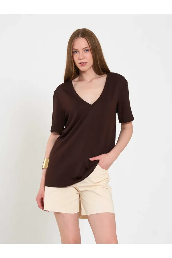 050736 V-Neck Knitted T-Shirt