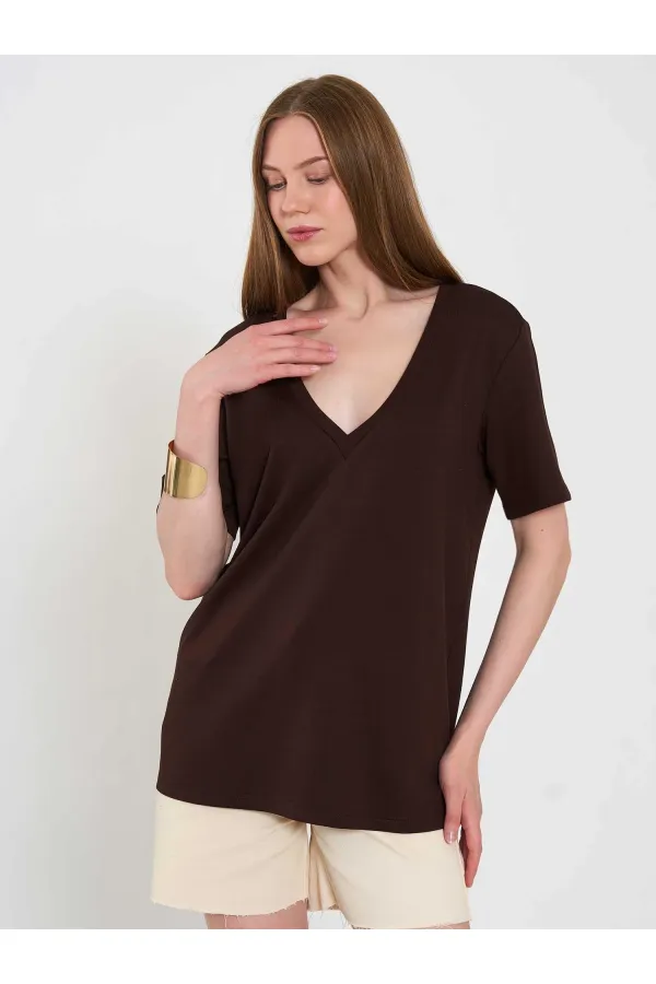 050736 V-Neck Knitted T-Shirt