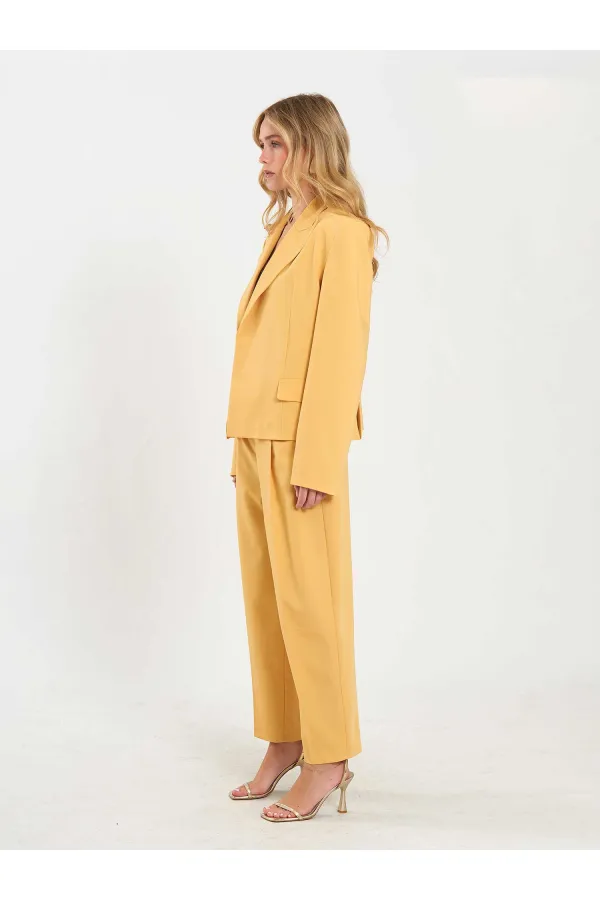 131044 Wide Shoulder Oversize Jacket