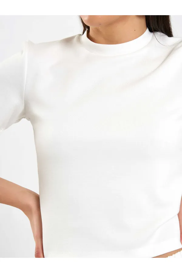 050734 Bisiklet Yaka Crop T-Shirt