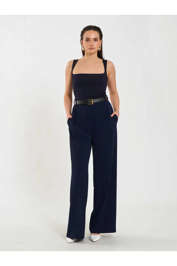 031655 Single Pleated Straight Leg Trousers