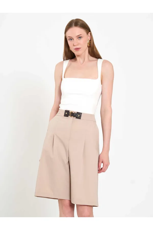 010880 Stella Bermuda Shorts with Buckle