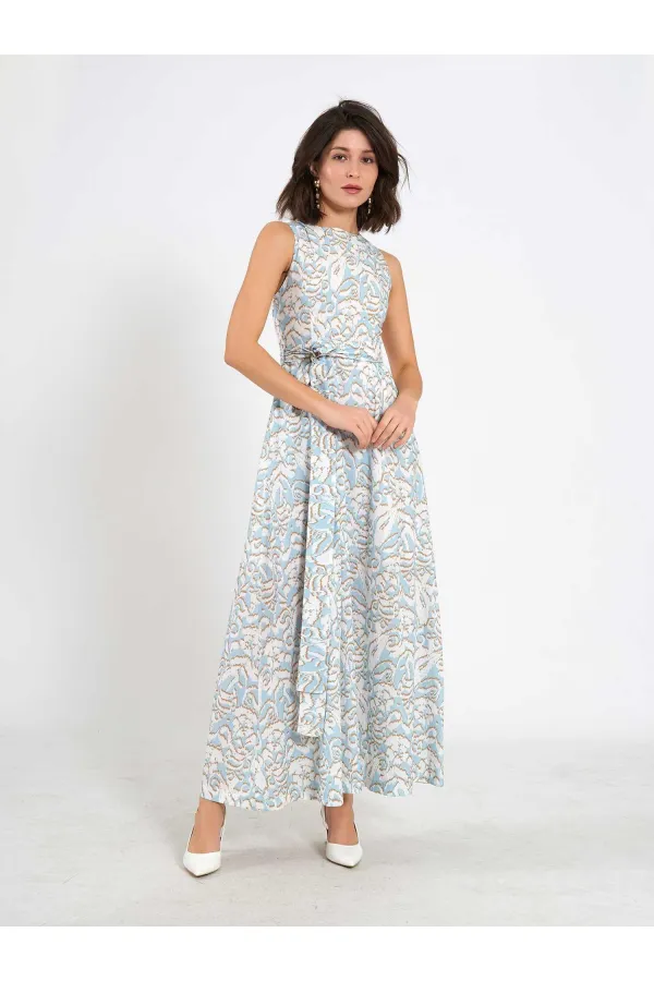 Robe 111537 avec boucle métallique au dos