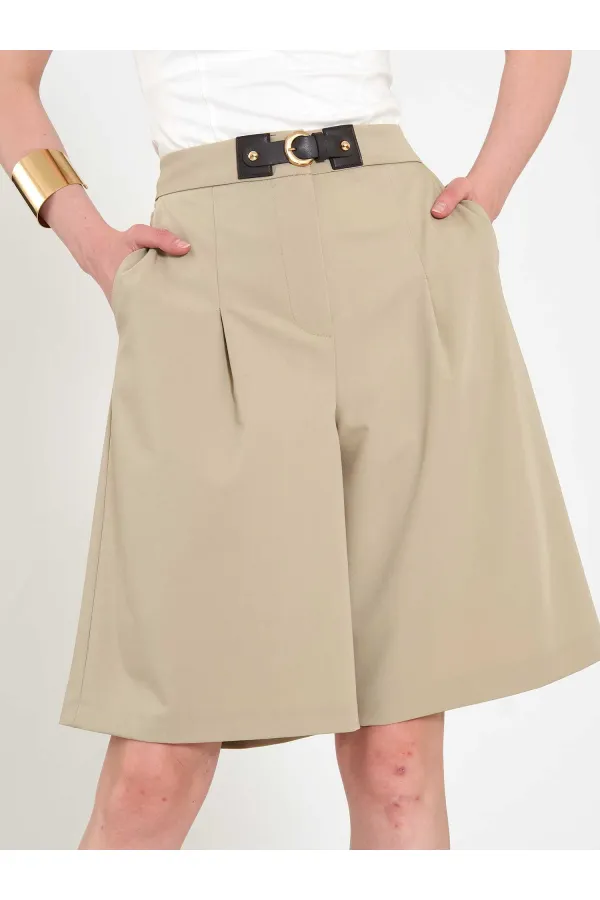 010880 Stella Bermuda Shorts with Buckle