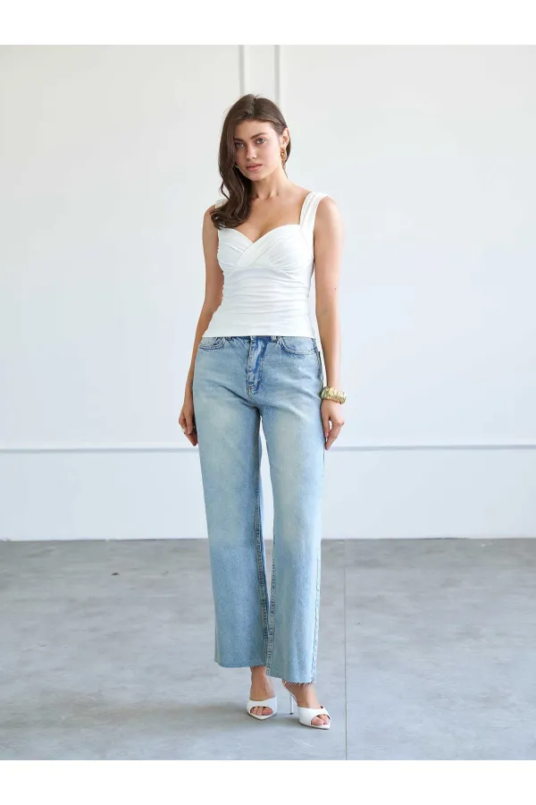 031666 Düz Paça Orta Bel Jeans