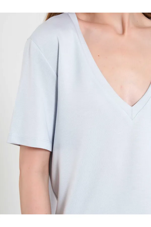 050736 V-Neck Knitted T-Shirt