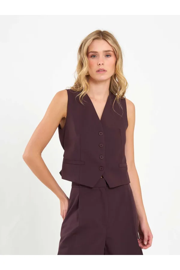 120738 Back Buckle Vest