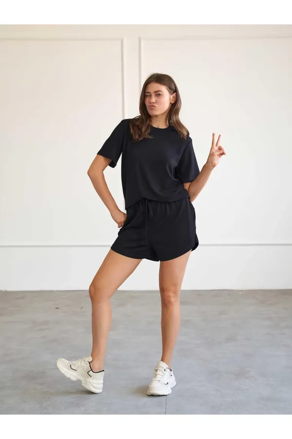 010882 Short mini en maille à taille élastique