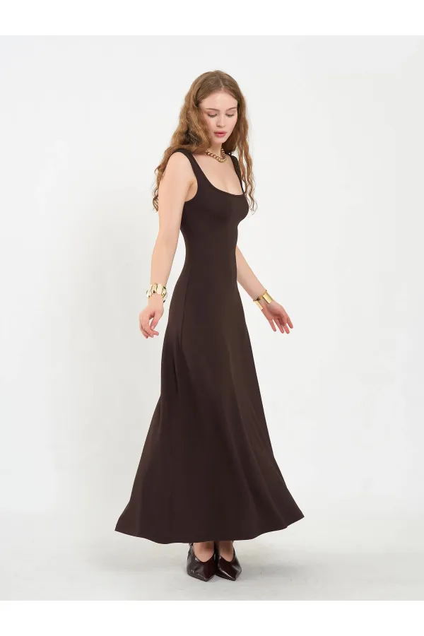 111687 Midi Volanlı Elbise