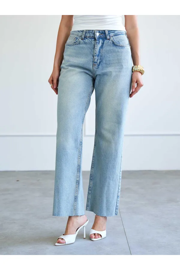 031666 Düz Paça Orta Bel Jeans