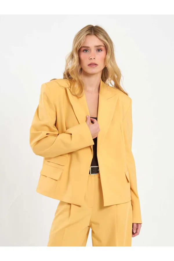 131044 Wide Shoulder Oversize Jacket